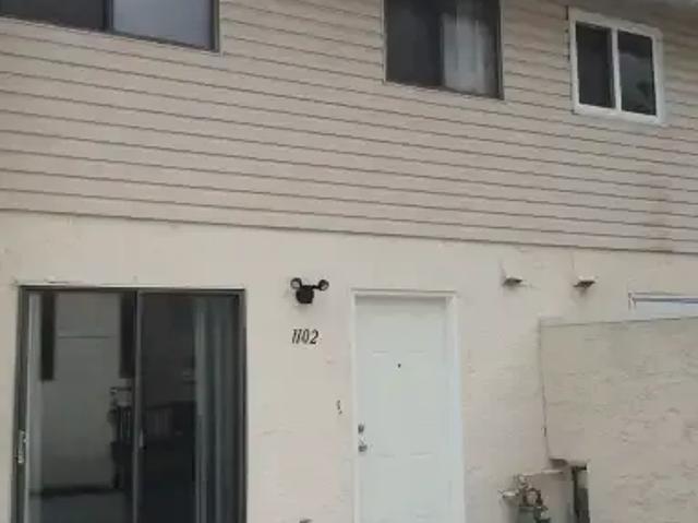 3 Bedroom Townhouse Calgary AB 104894992