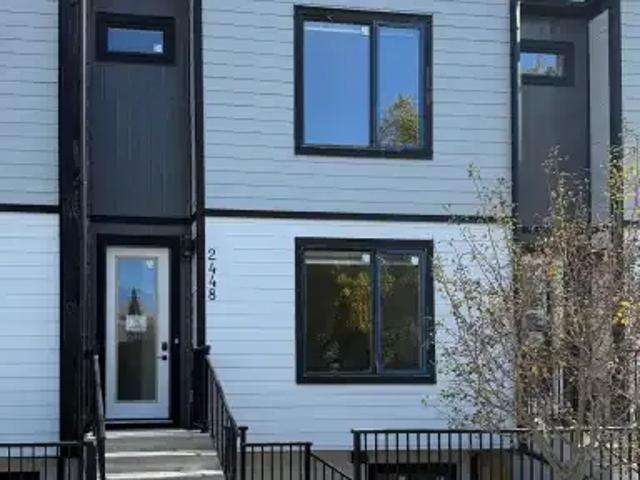 3 Bedroom Townhouse Calgary AB 104940829