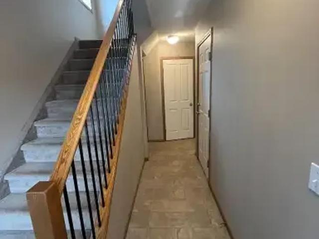 3 Bedroom Townhouse Calgary AB 104957363