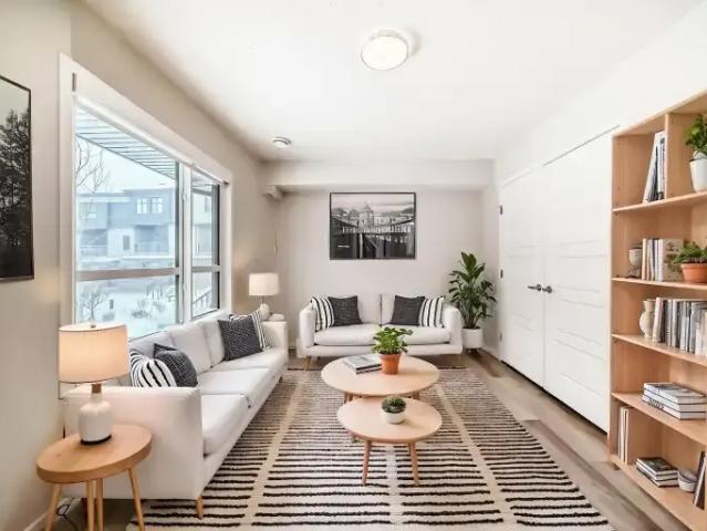 3 Bedroom Townhouse Calgary AB 104957620