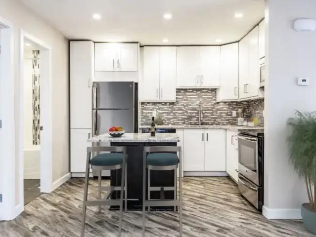3 Bedroom Townhouse Calgary AB 104972436