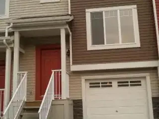 3 Bedroom Townhouse Calgary AB 104972813