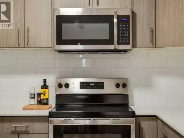 3 Bedroom Townhouse Calgary AB 104991297