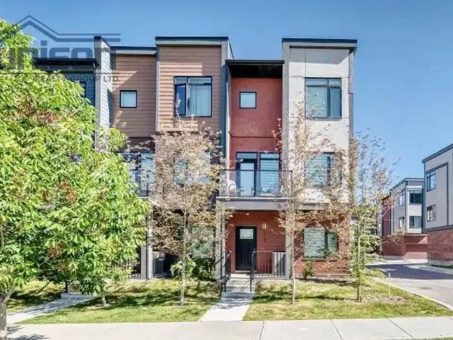 3 Bedroom Townhouse Calgary AB 105100702