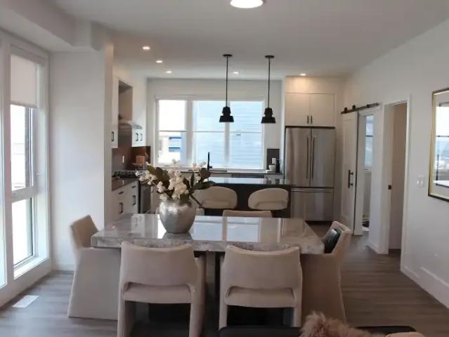 3 Bedroom Townhouse Calgary AB 105110838