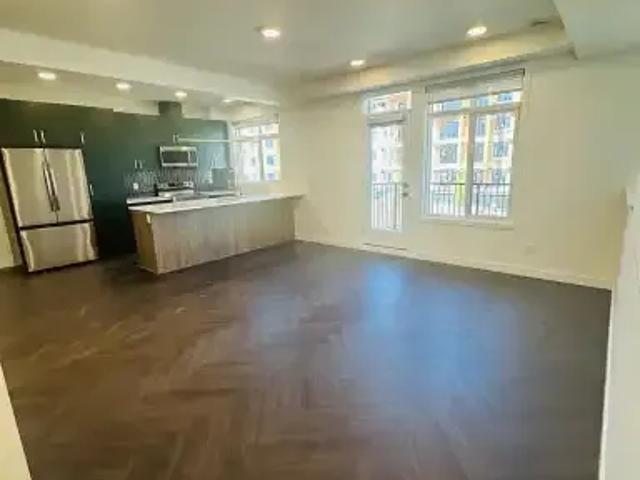 3 Bedroom Townhouse Calgary AB 105185801