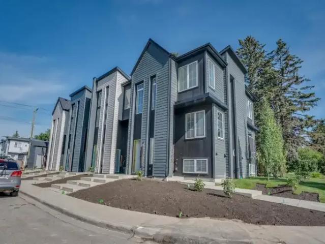 3 Bedroom Townhouse Calgary AB 105198526
