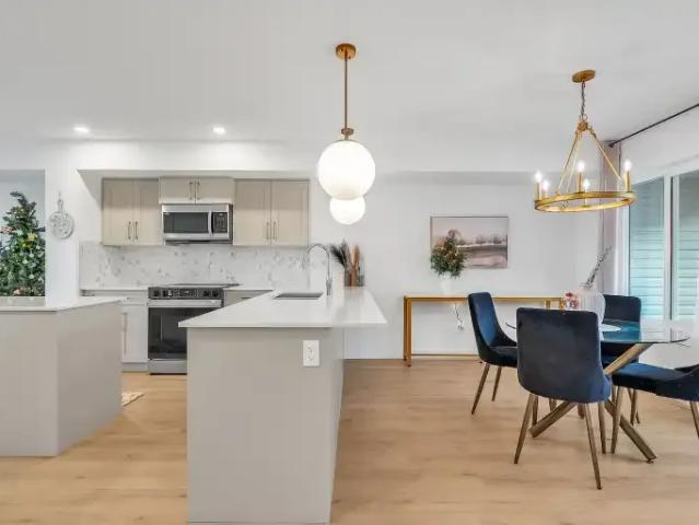 3 Bedroom Townhouse Calgary AB 105226603