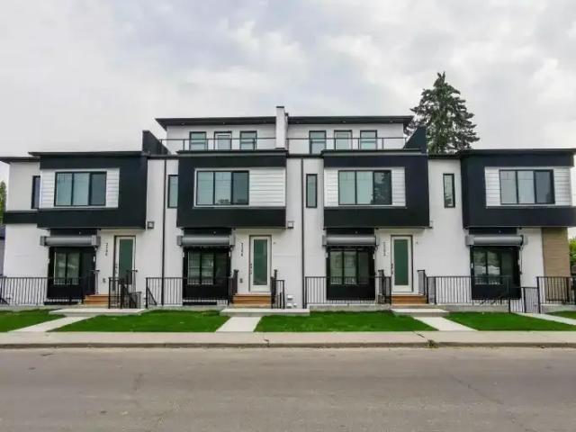 3 Bedroom Townhouse Calgary AB 105359828