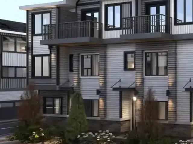 3 Bedroom Townhouse Calgary AB 105378244