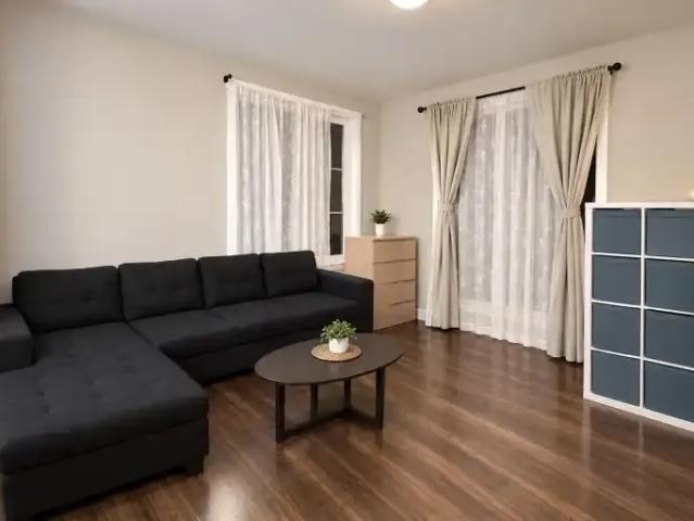 3 Bedroom Townhouse Calgary AB 105378422