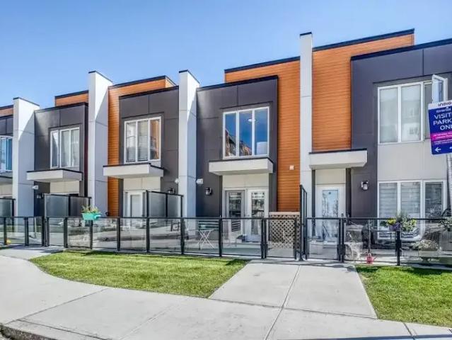 3 Bedroom Townhouse Calgary AB 105394699