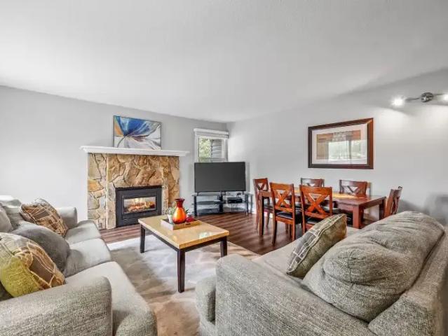 3 Bedroom Townhouse Calgary AB 105505705