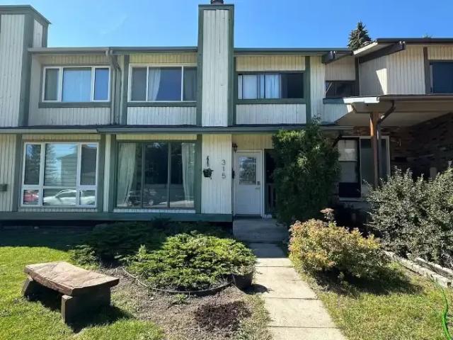 3 Bedroom Townhouse Calgary AB 105505883