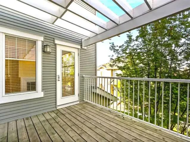 3 Bedroom Townhouse Calgary AB 105554499