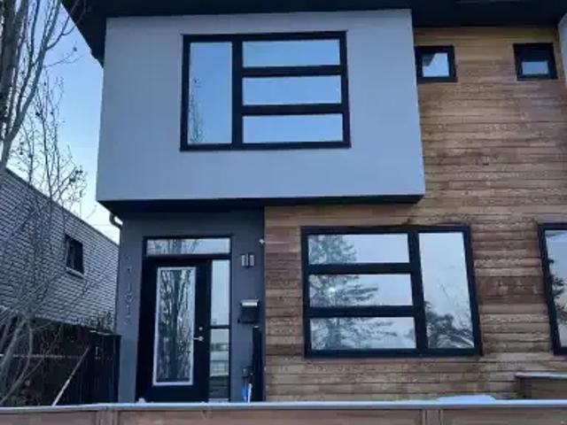 3 Bedroom Townhouse Calgary AB 105715450