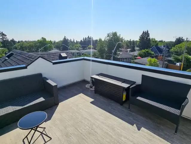 3 Bedroom Townhouse Calgary AB 105793136