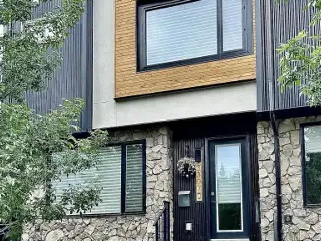 3 Bedroom Townhouse Calgary AB 105973466