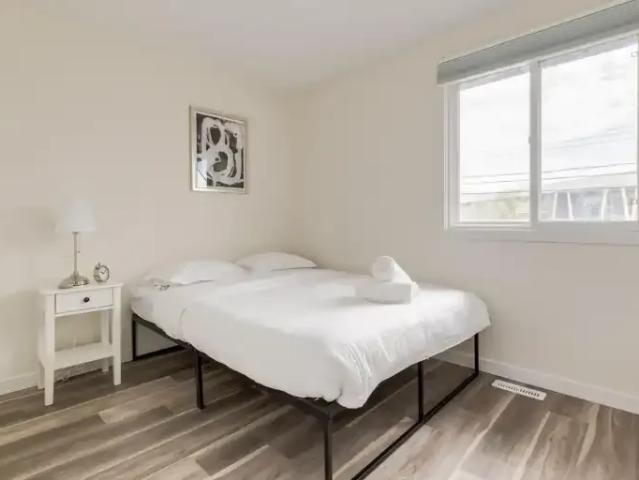 3 Bedroom Townhouse Calgary AB 102715410