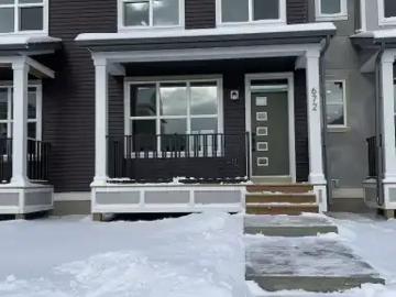 3 Bedroom Townhouse Calgary AB 103355306