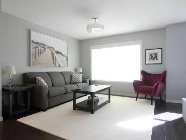 3 Bedroom Townhouse Calgary AB 103410681