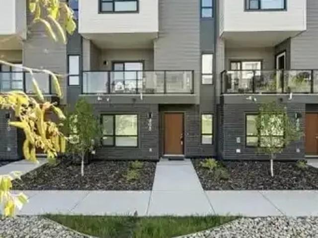 3 Bedroom Townhouse Calgary AB 103569130