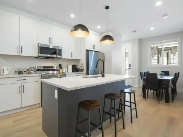 3 Bedroom Townhouse Calgary AB LS104991524