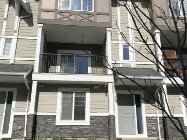 3 Bedroom Townhouse Calgary AB LS104180440