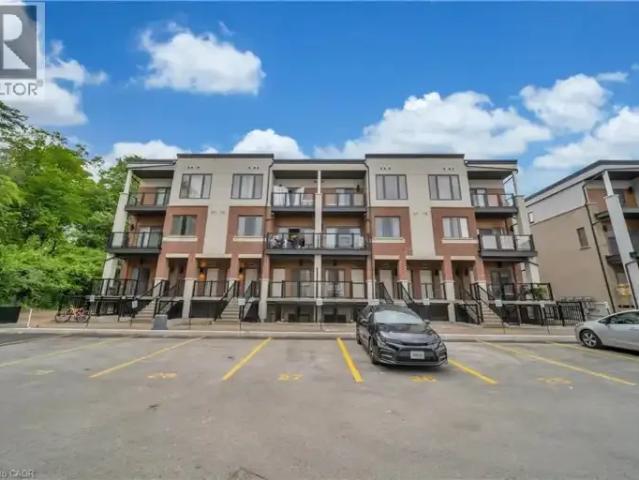 3 Bedroom Townhouse Cambridge ON 103542265