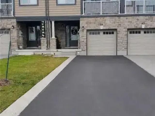 3 Bedroom Townhouse Cambridge ON 104753995
