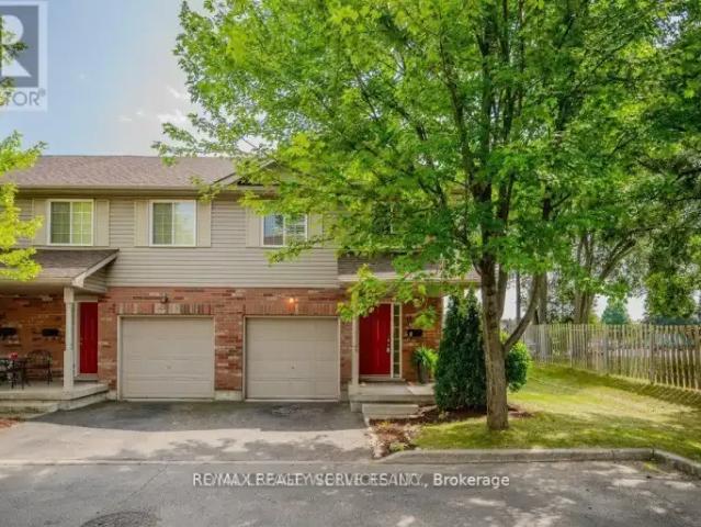 3 Bedroom Townhouse Cambridge ON 104794785