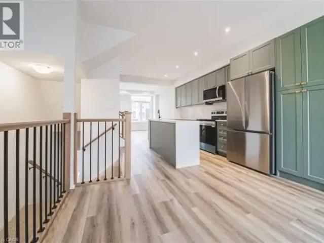 3 Bedroom Townhouse Cambridge ON 104362905