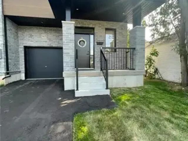 3 Bedroom Townhouse Cambridge ON 105411010
