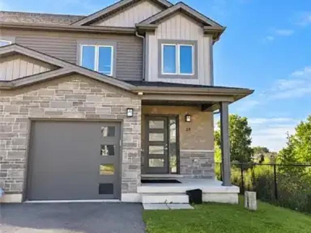 3 Bedroom Townhouse Cambridge ON 105654166