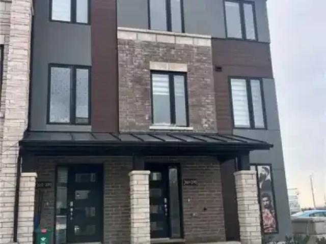 3 Bedroom Townhouse Cambridge ON 105704259