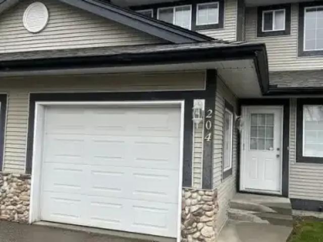 3 Bedroom Townhouse Chestermere AB 103410772