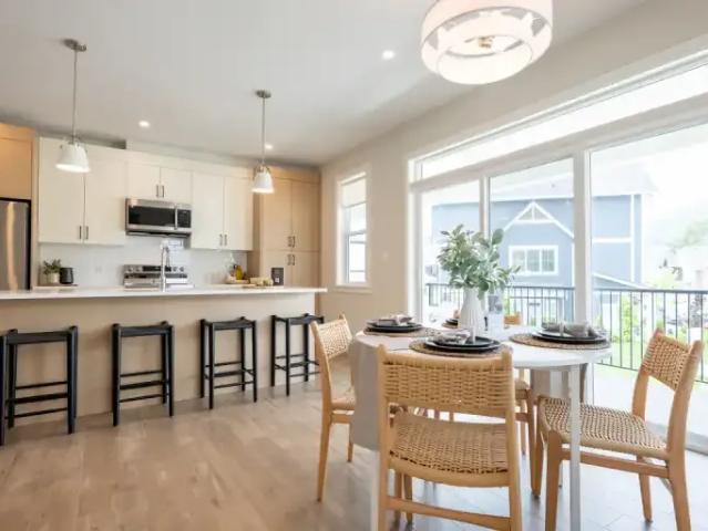 3 Bedroom Townhouse Chilliwack BC 100227175