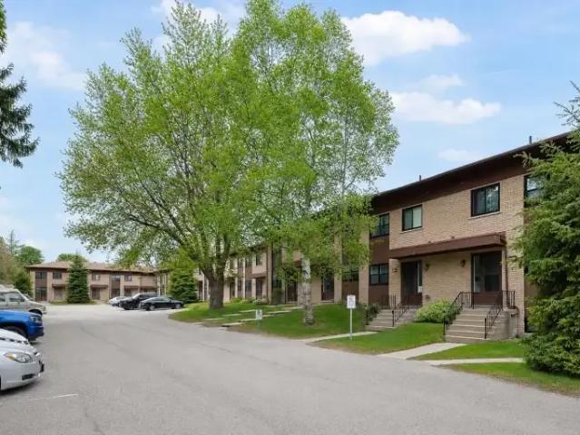 3 Bedroom Townhouse Clarington ON 105623485