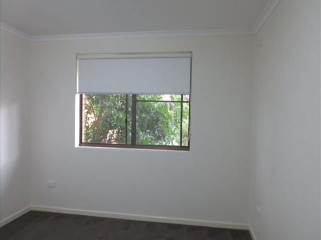 3 bedroom townhouse close to all!