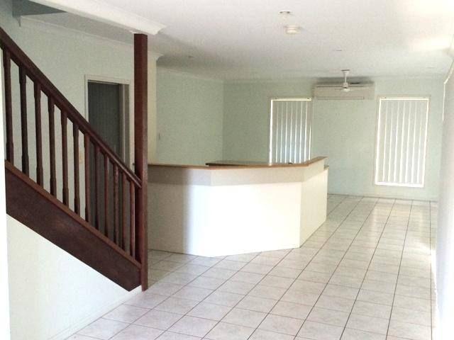 3 BEDROOM TOWNHOUSE CLOSE TO EVERYTHING
