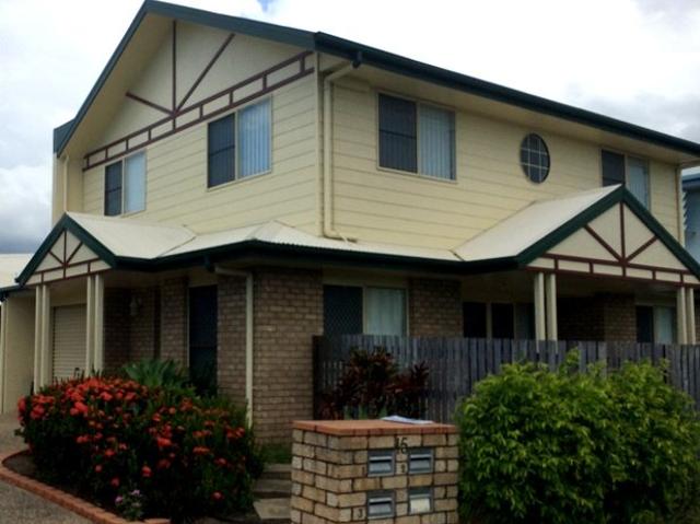3 BEDROOM TOWNHOUSE CLOSE TO EVERYTHING