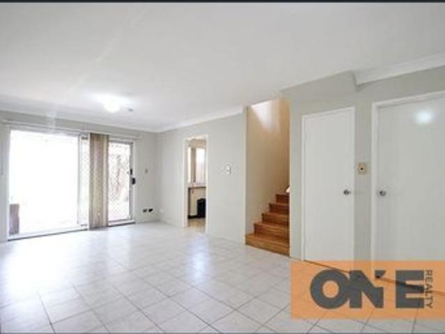 #3 BEDROOM TOWNHOUSE #CLOSE TO SCHOOLS&SHOP #DOUBLE BRICK 2 STORIES