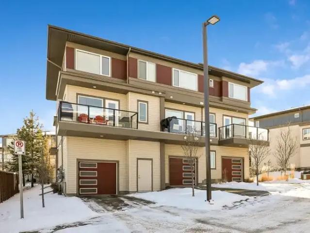 3 Bedroom Townhouse Cochrane AB LS104782669