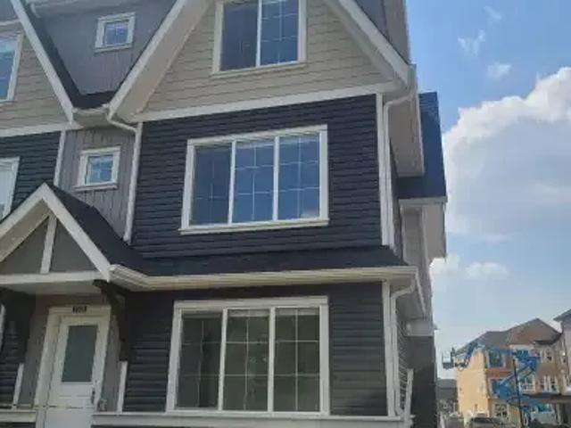 3 Bedroom Townhouse Cochrane AB 103338472