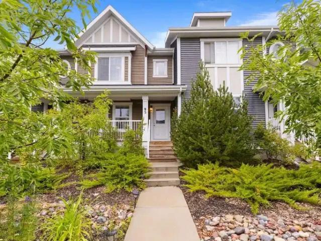 3 Bedroom Townhouse Cochrane AB 106031492