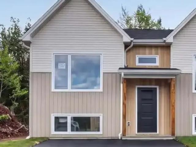 3 Bedroom Townhouse Dieppe NB 105378113