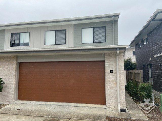 3 BEDROOM TOWNHOUSE Double Garage, Air Cons, Pets Welcome