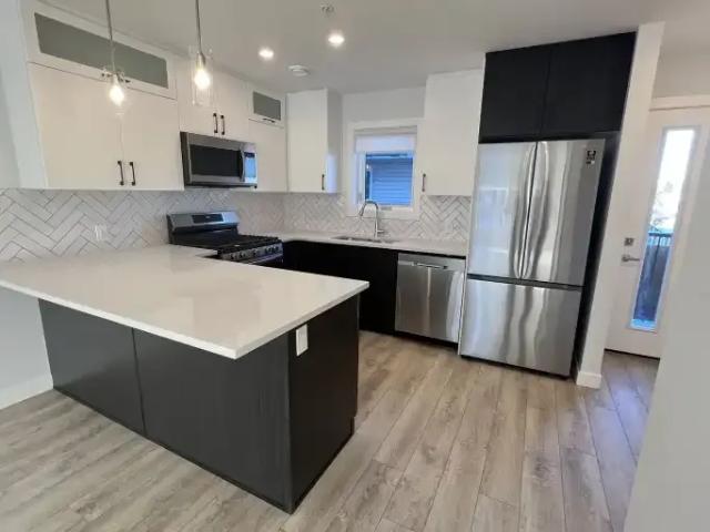 3 Bedroom Townhouse Edmonton AB LS104401683