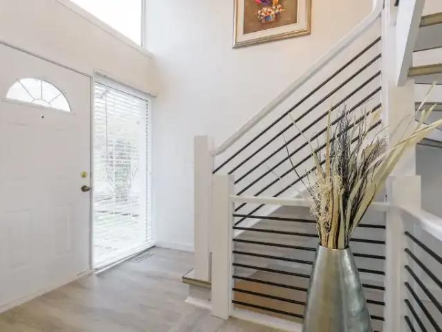 3 Bedroom Townhouse Edmonton AB LS104506525
