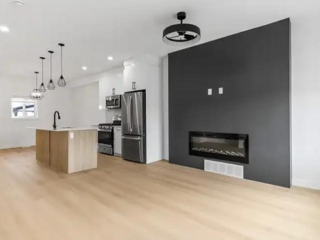 3 Bedroom Townhouse Edmonton AB LS104506746